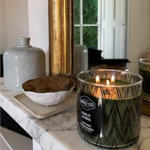 Αρωματικό κερί με άρωμα ξύλου κέδρου