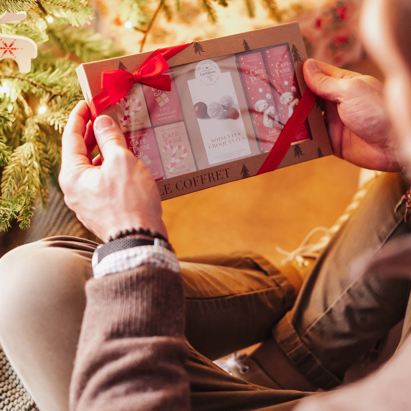 Christmas Box Belgian Chocolates – 6 dark, 6 salted caramel milk, 2 milk speculoos & crunchy hazelnuts